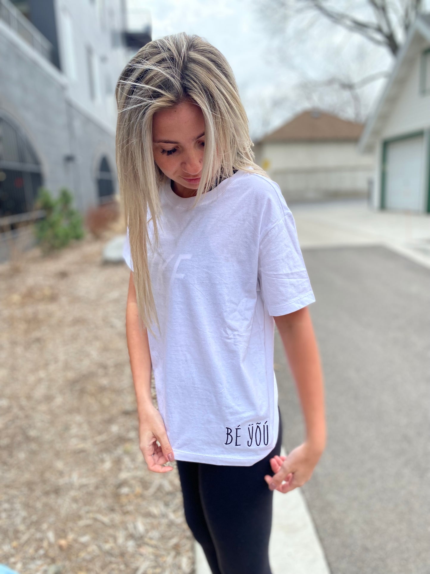 Women’s White BÉ ŸÕÚ Tee
