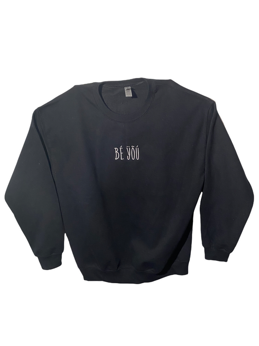 BÉ ŸÕÚ Embroidered Black Crewneck